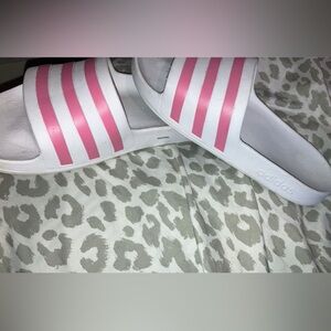 Adidas Slides 💕